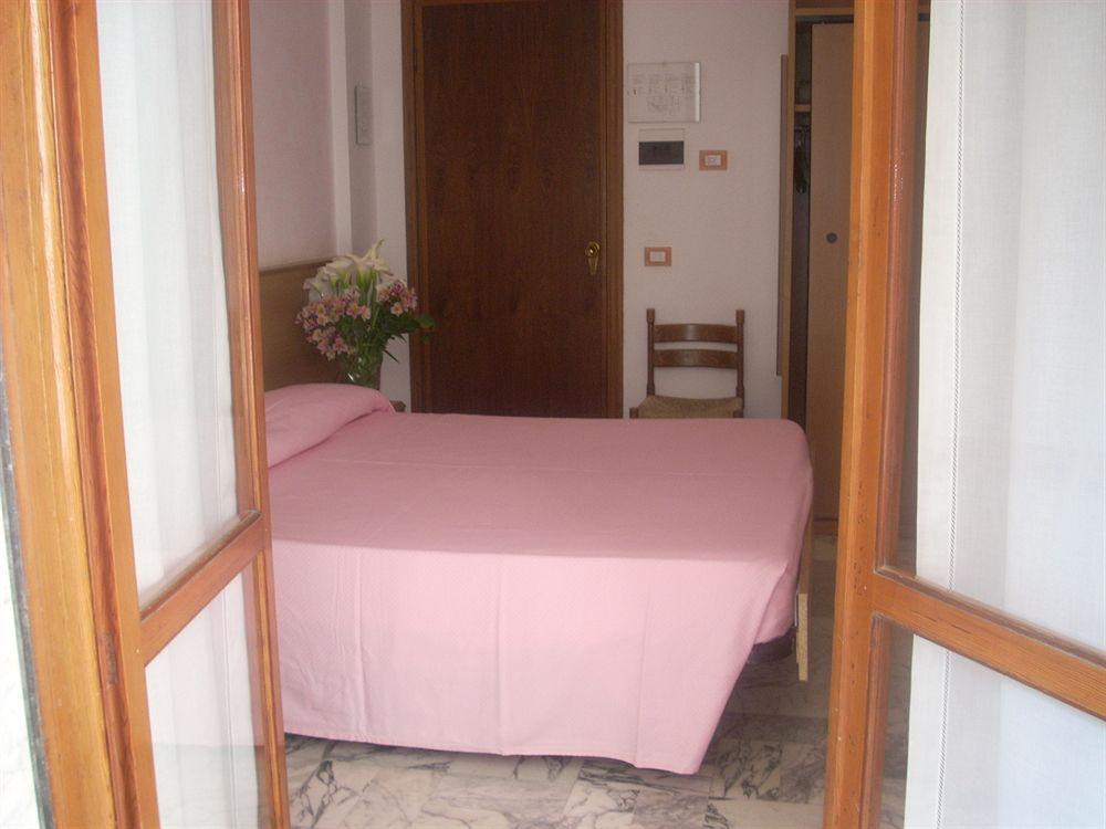 Hotel Corallo Монеглия Екстериор снимка