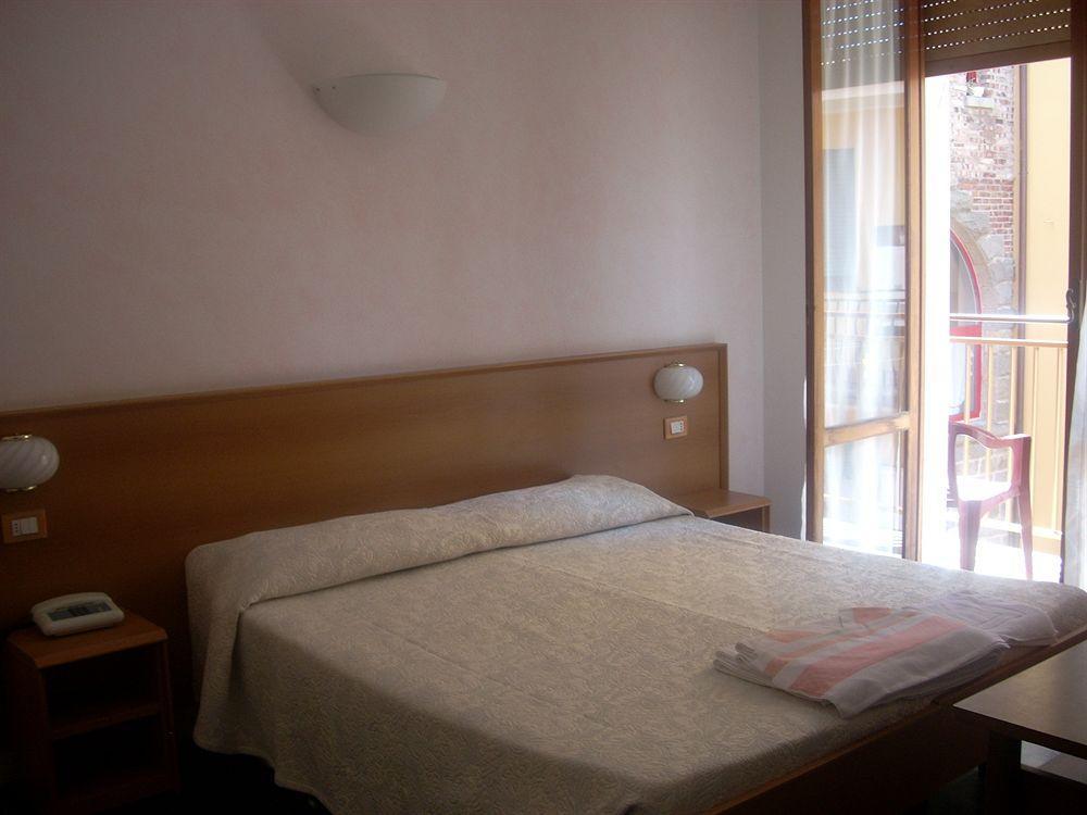 Hotel Corallo Монеглия Екстериор снимка