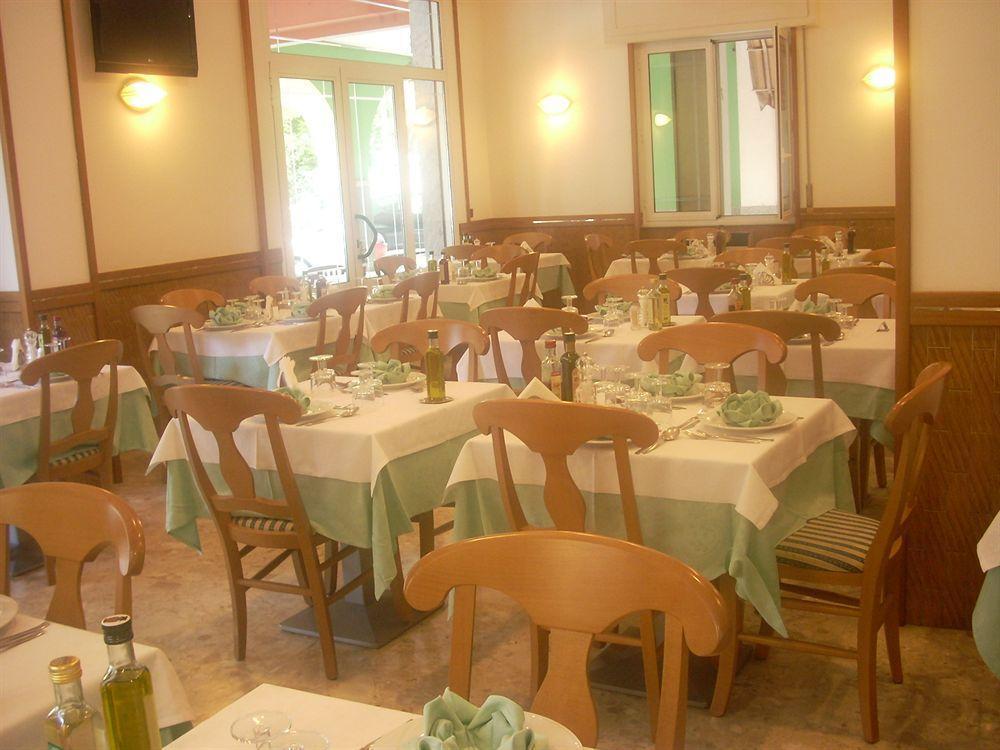Hotel Corallo Монеглия Екстериор снимка