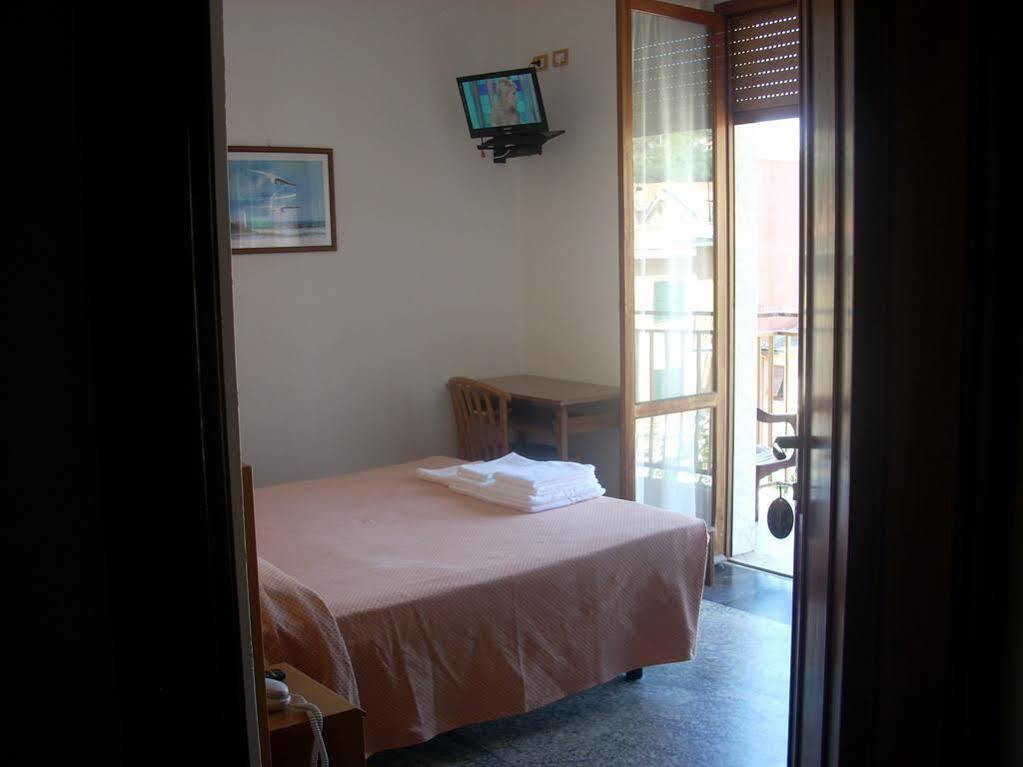 Hotel Corallo Монеглия Екстериор снимка