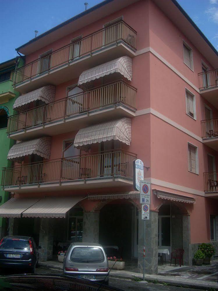 Hotel Corallo Монеглия Екстериор снимка