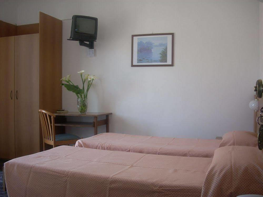 Hotel Corallo Монеглия Екстериор снимка